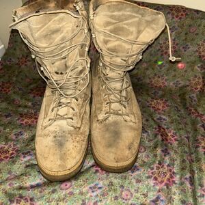 Belleville Size 11W Desert Tan Gore-Tex Vibram Sole Combat Boots Oil Stains
